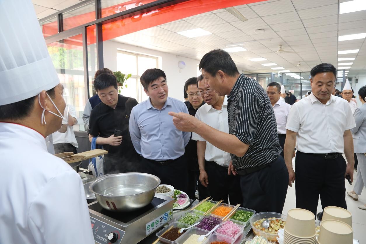 我校启动2025年职业教育活动周