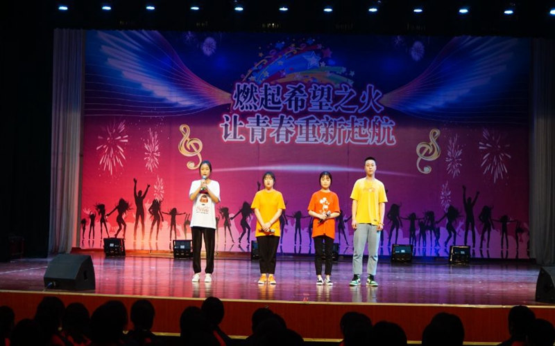 UUO_47SDA(`2X{LKK22QH39.jpg