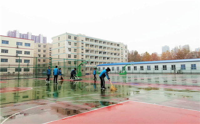 清扫1_副本.jpg 清扫1_副本.jpg