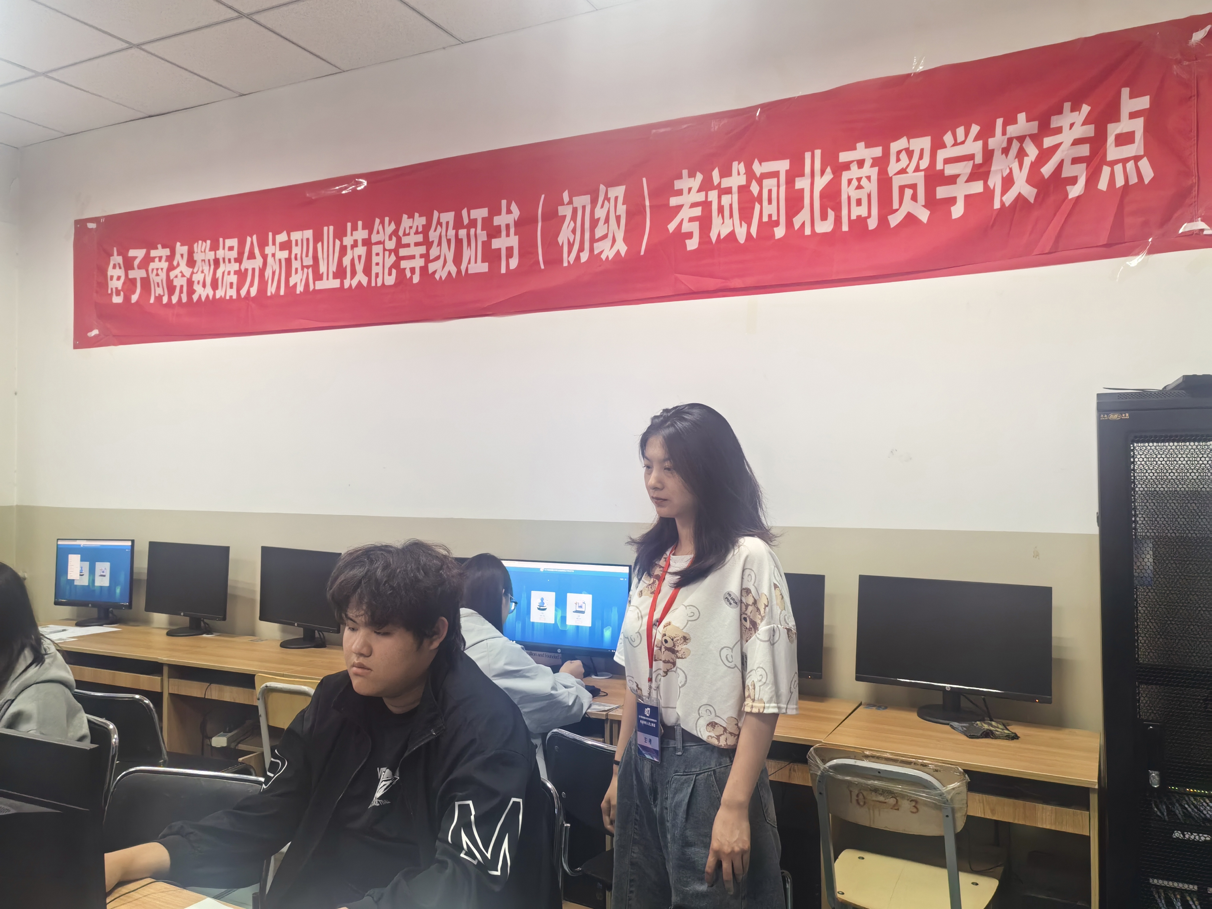 64c3e3a45f0a80ac4fb659b3141a5a6.jpg