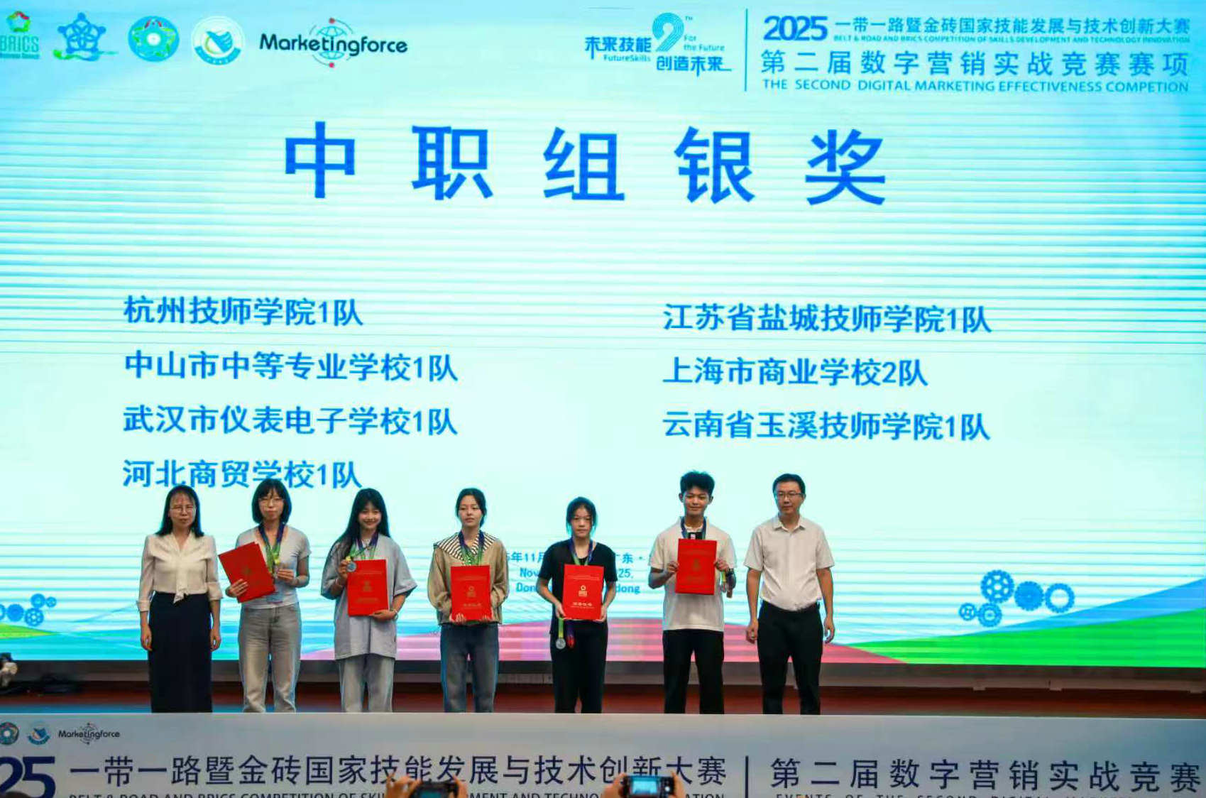 ab8bdf5a385ef2a8af2132eea70f211c.jpg ab8bdf5a385ef2a8af2132eea70f211c.jpg