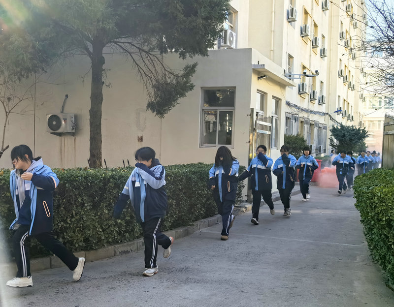 演练1.jpg 演练1.jpg